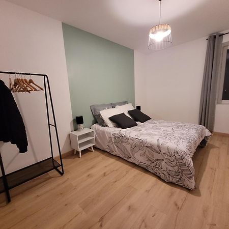 T2 Spacieux Centre-Ville Feurs Экстерьер фото